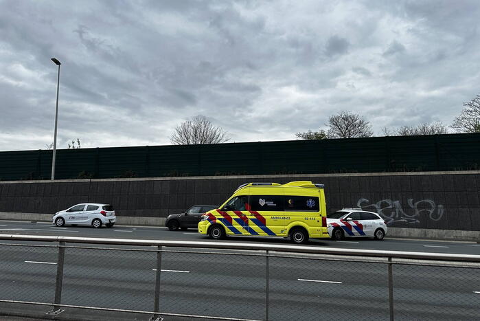 Rijstrook gestremd na aanrijding