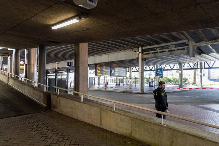 Politie houdt passagier met verdacht pakket aan in stadsbus