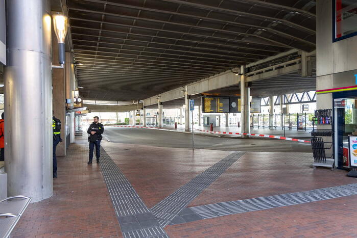 Politie houdt passagier met verdacht pakket aan in stadsbus