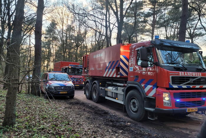 Brandweer blust uitslaande brand in vrijstaande woning