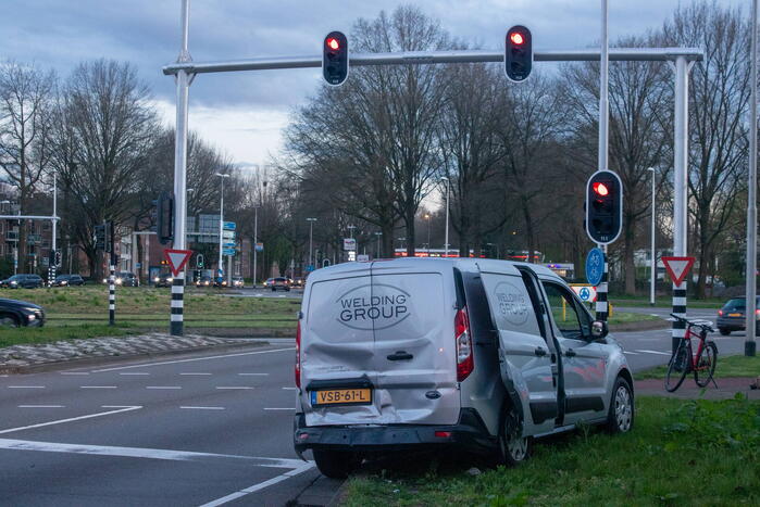 Vier voertuigen betrokken bij kettingbotsing