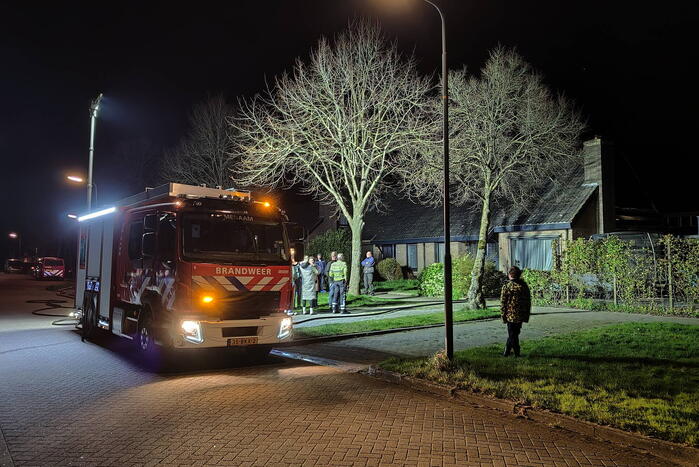 Garage naast woning uitgebrand
