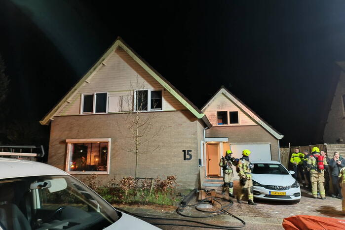 Schoorsteen geveegd na brand