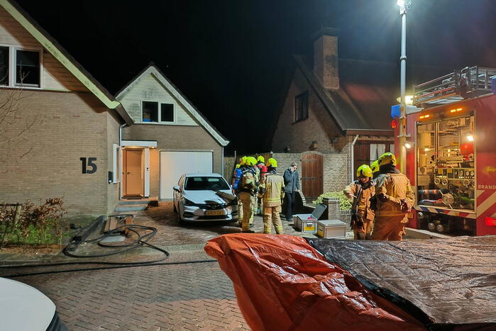 Schoorsteen geveegd na brand