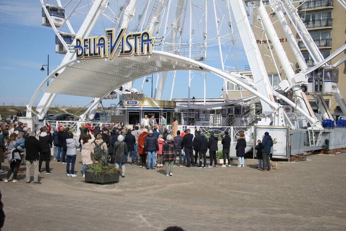 Reuzenrad Bella Vista feestelijk geopend