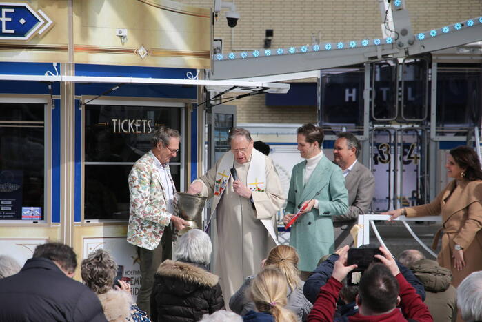 Reuzenrad Bella Vista feestelijk geopend