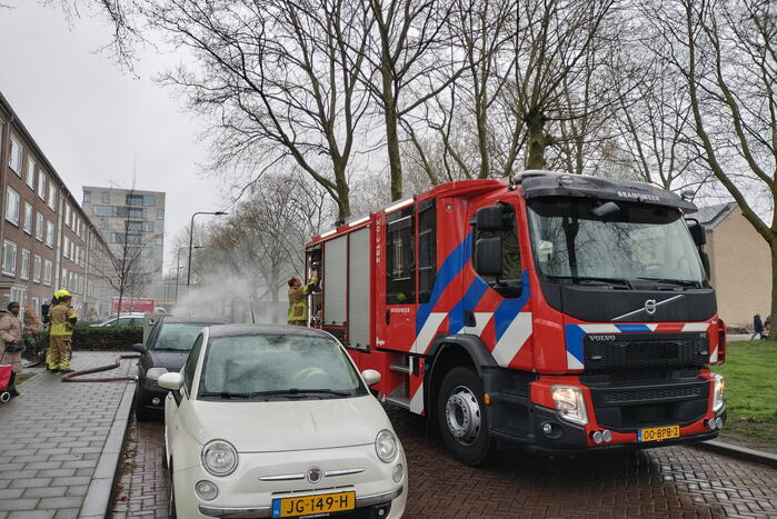 Flinke rookontwikkeling door brand in ondergrondse container