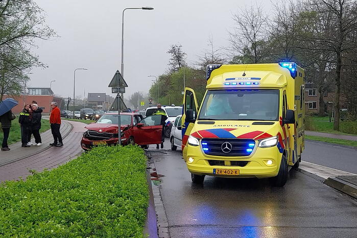 Flinke schade bij ongeval tussen twee auto's