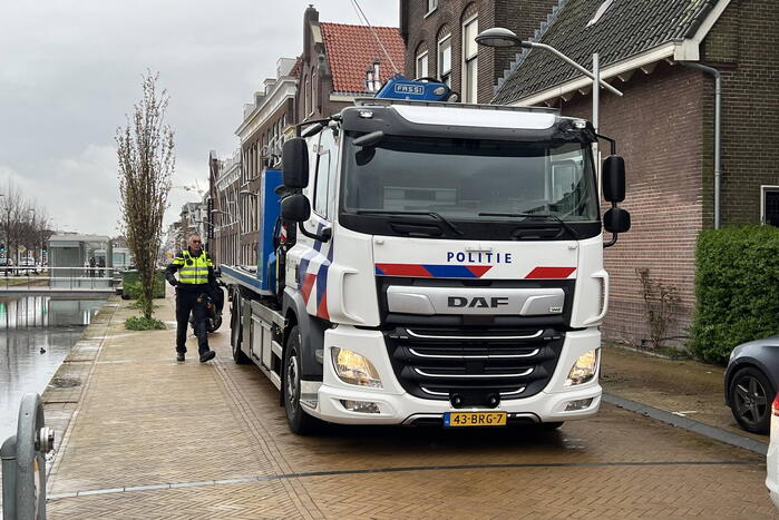 Vluchtende scooterrijder gewond bij aanrijding