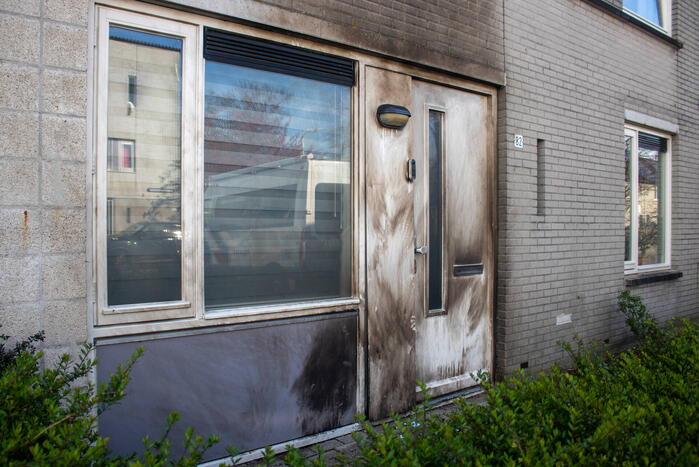 Woning beschadigd door explosie, kinderen in woning aanwezig