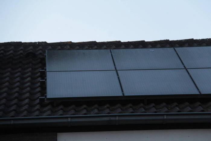 Brandweer controleert zonnepanelen op mogelijke brand