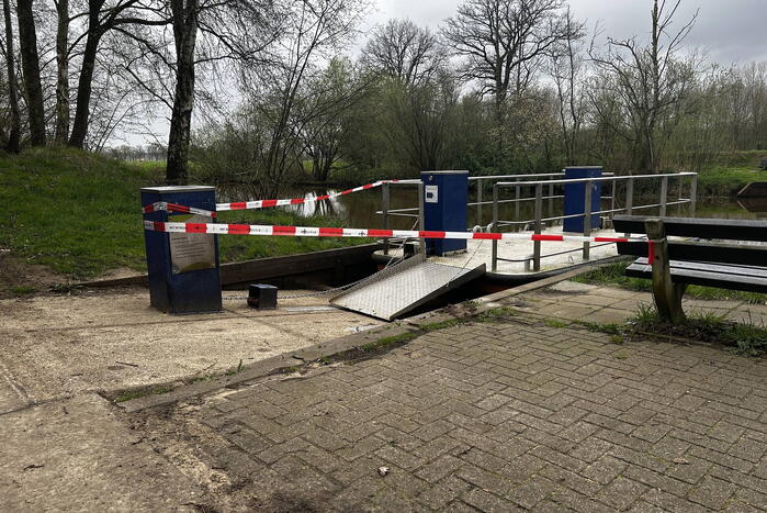 Voetpond vastgelopen, brandweer schiet te hulp
