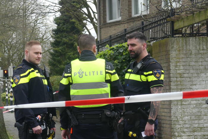 Man zwaargewond na steekpartij op oprit