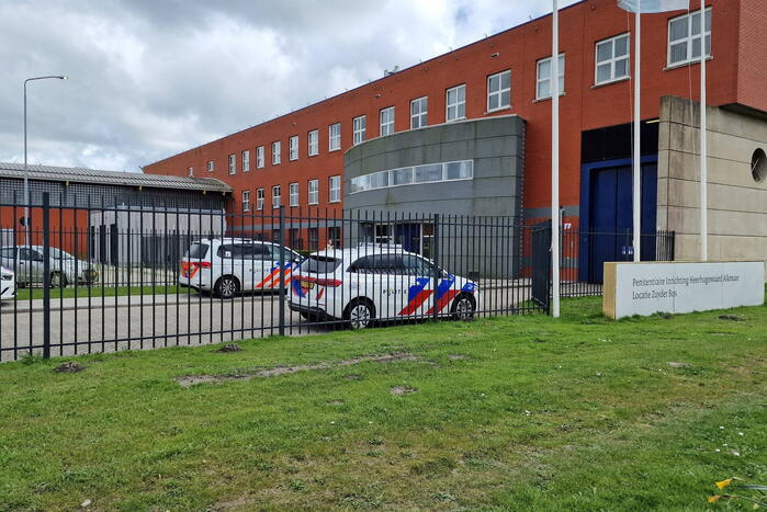 Gevangene gegijzeld twee mede gedetineerden