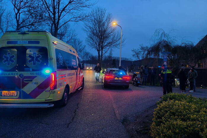 Persoon uit te water geraakte brommobiel gered