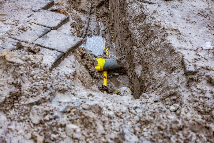 Gasleiding geraakt bij graafwerkzaamheden