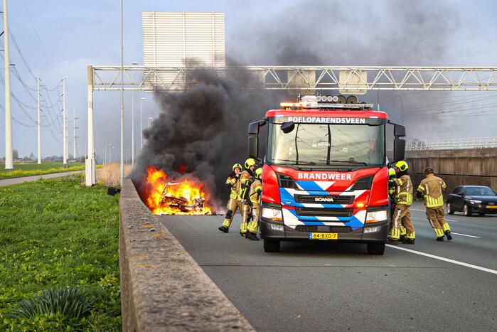 Auto brand volledig af, a4 grotendeels afgesloten