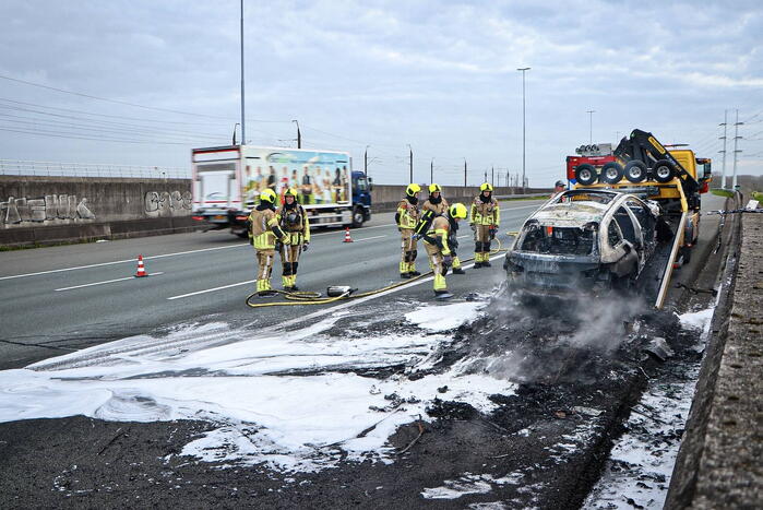 Auto brand volledig af, a4 grotendeels afgesloten