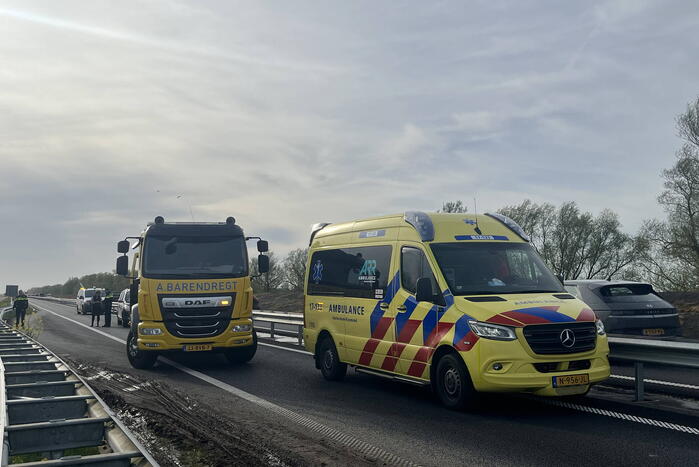 Flinke file door ongeval met drie voertuigen