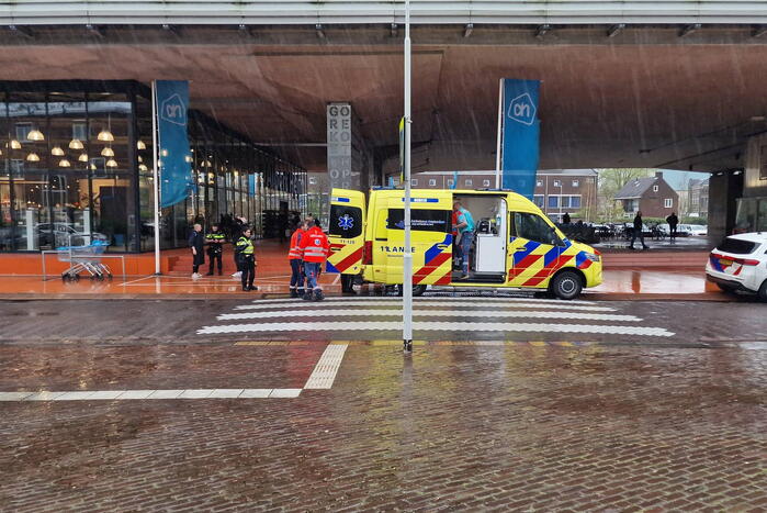 Winkeldief slaat op de vlucht en springt zeven meter naar benenden