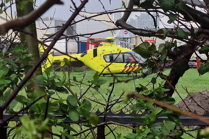 Winkeldief slaat op de vlucht en springt zeven meter naar benenden