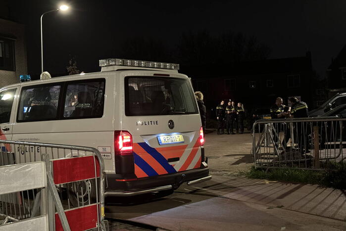 Auto flink beschadigd na achtervolging, inzittenden slaan op de vlucht