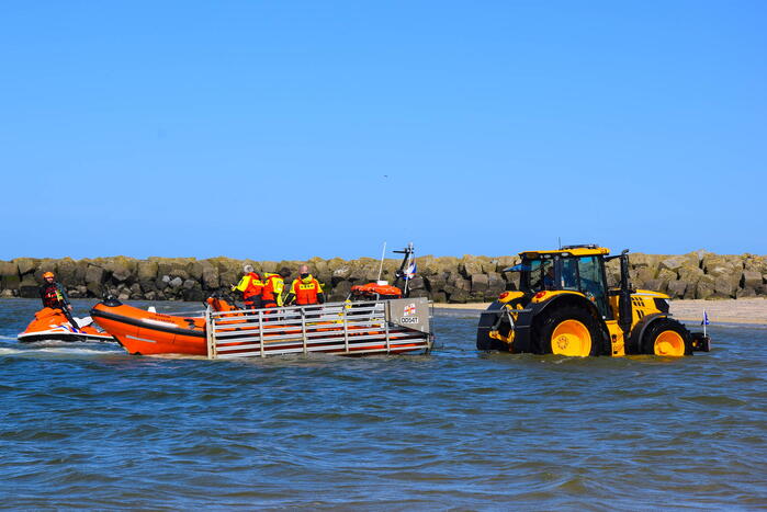 Hulpdiensten groots ingezet voor kitesurfer in de problemen