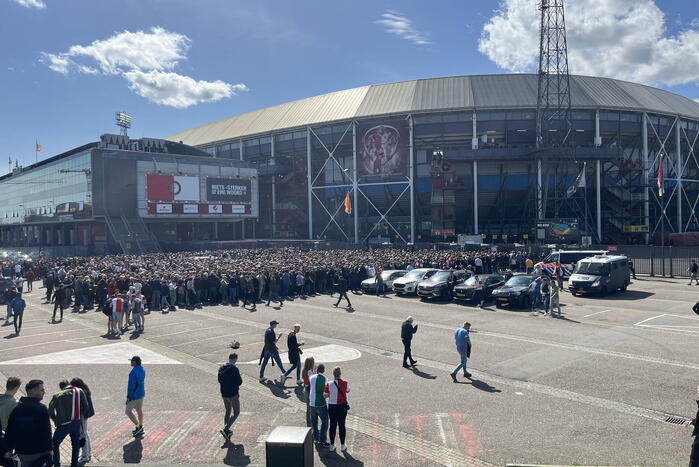 Grote drukte rondom Kuip in aanloop van klassieker