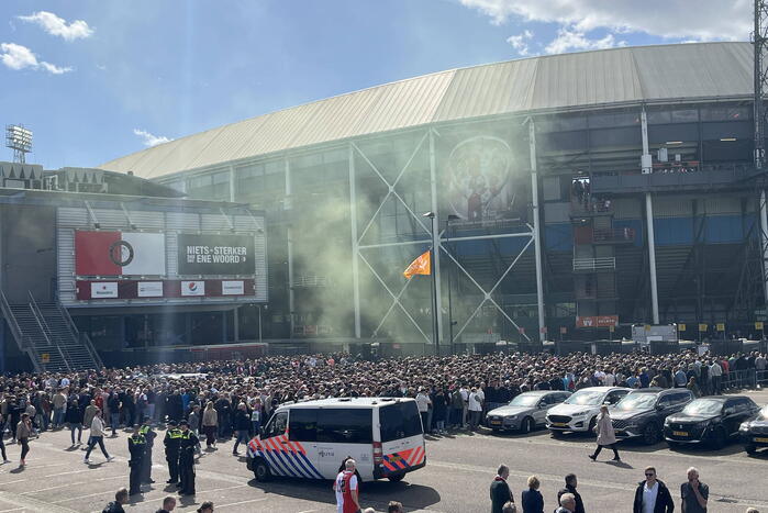 Grote drukte rondom Kuip in aanloop van klassieker