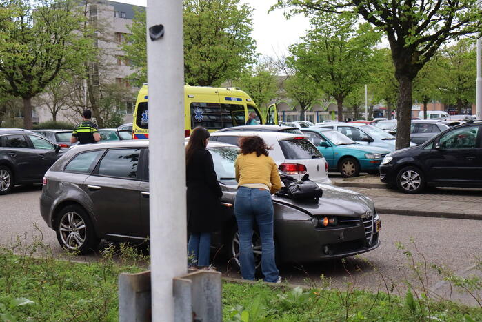 Flinke schade en lekkage na kop-staart botsing