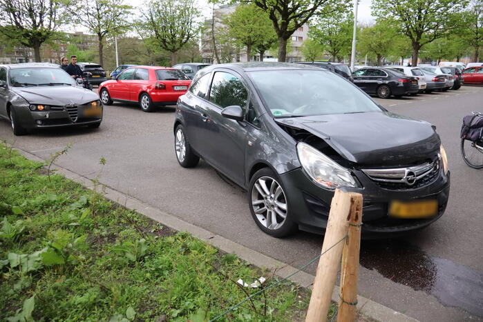 Flinke schade en lekkage na kop-staart botsing