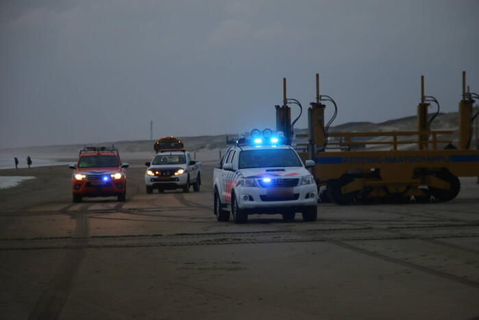 Grote zoekactie naar vermiste watersporter op ruwe zee