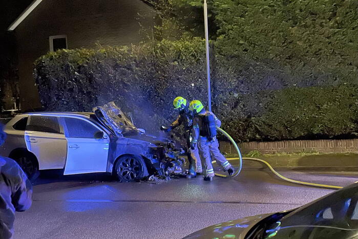 Auto verwoest door brand