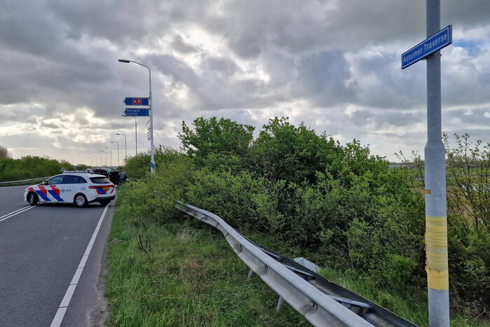 Veel schade na ongeval op afrit