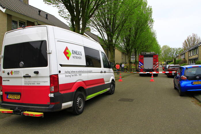 Onderzoek naar mogelijke gaslekkage in tuin