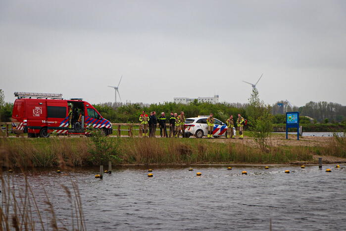 Overleden persoon aangetroffen bij strand