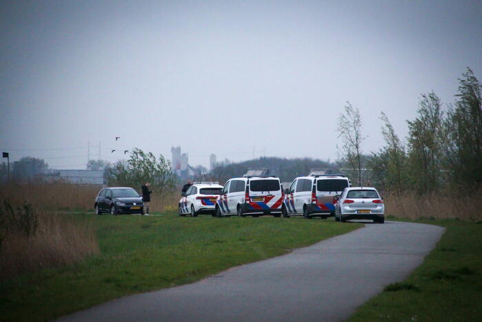 Overleden persoon aangetroffen bij strand