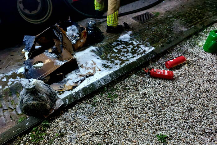 Brand in bestelbus snel onder controle