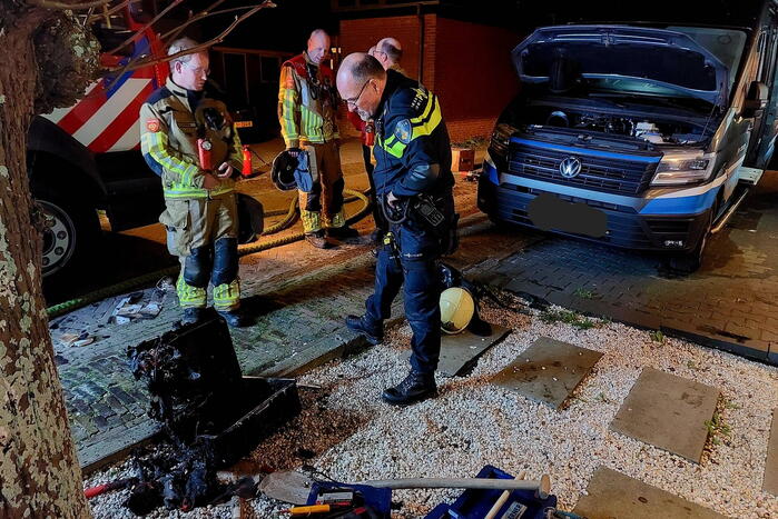 Brand in bestelbus snel onder controle