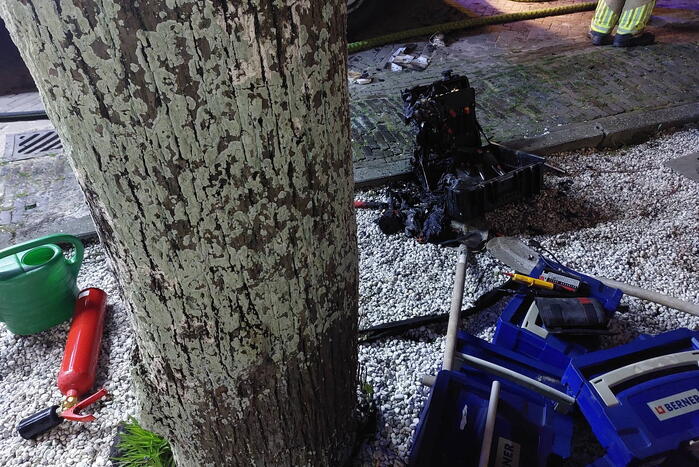 Brand in bestelbus snel onder controle