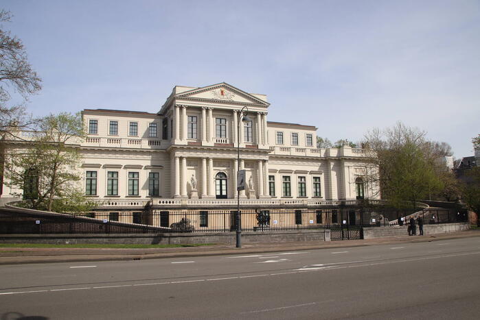 Extinction Rebellion demonstreerd bij provinciehuis