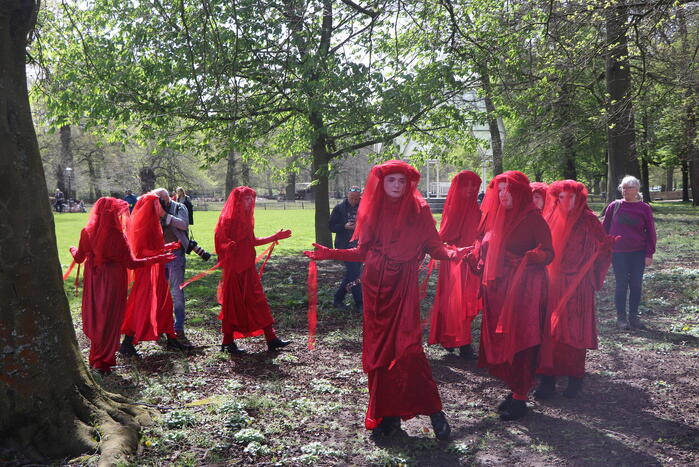 Extinction Rebellion demonstreerd bij provinciehuis