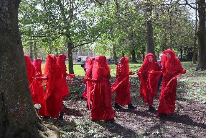 Extinction Rebellion demonstreerd bij provinciehuis