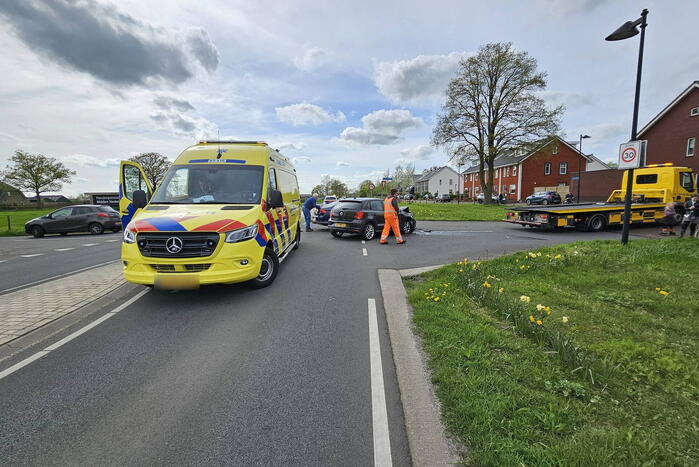 Twee voertuigen fiks beschadigd bij aanrijding