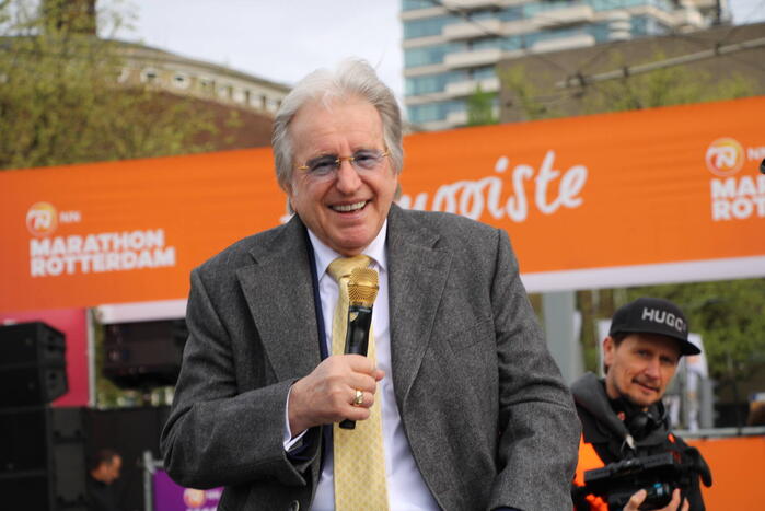43e NN marathon Rotterdam van start met voor de laatste keer Lee Towers