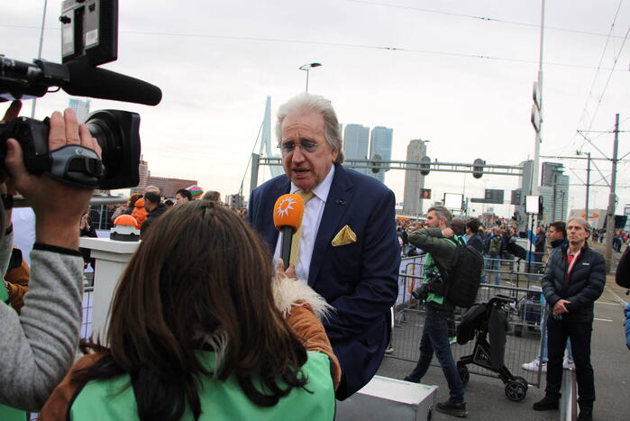 43e NN marathon Rotterdam van start met voor de laatste keer Lee Towers