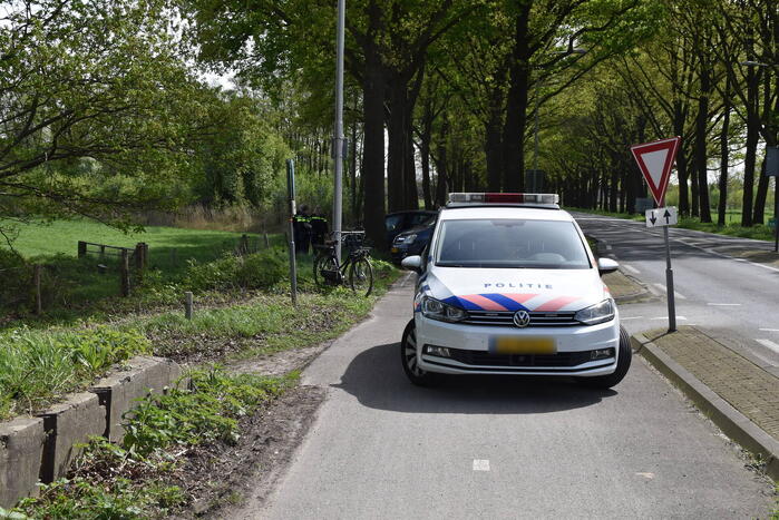 Veel schade bij kop-staart botsing na remmen bij kruispunt