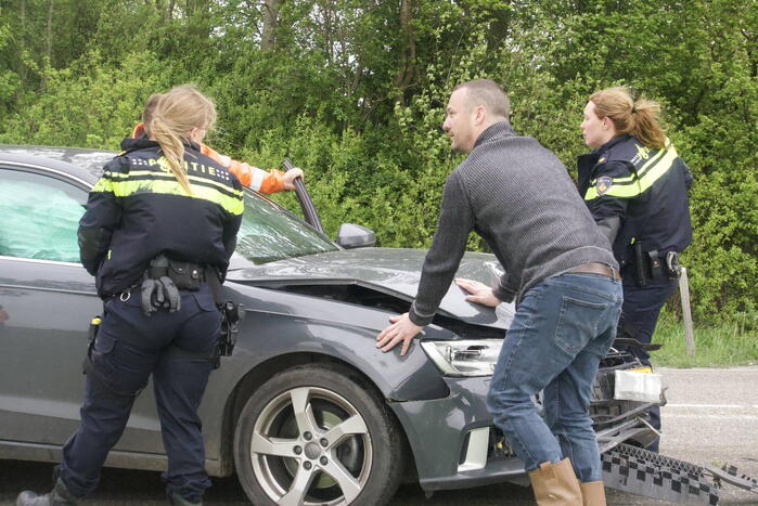 Gewonde en auto's fiks beschadigd bij kop-staartbotsing