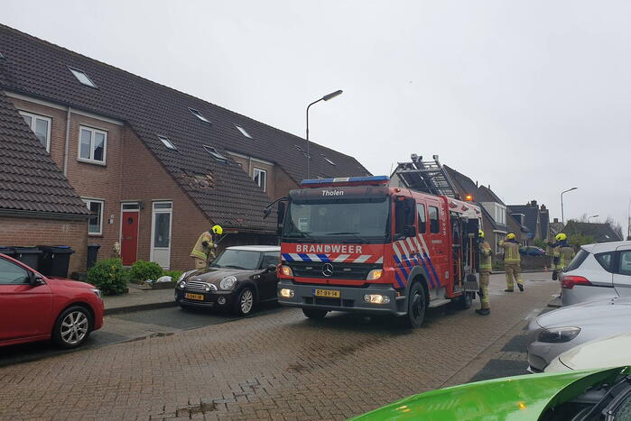 Meerdere dakpannen gesneuveld na harde wind