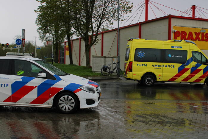Fietser gecontroleerd na val